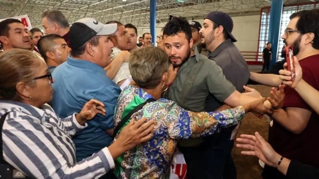 Ejidatarios-irrumpen-contra-morena - Enbroncados Ejidatarios-irrumpen-contra-morena