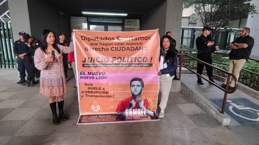 Piden Juicio Político Contra Samuel Afuera De Congreso - Enbroncados Juicio-político-samuel-garcía