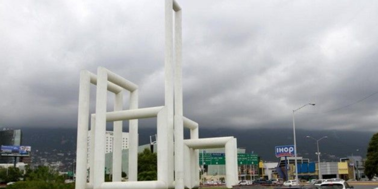 Escultura De Los Tubos - Enbroncados