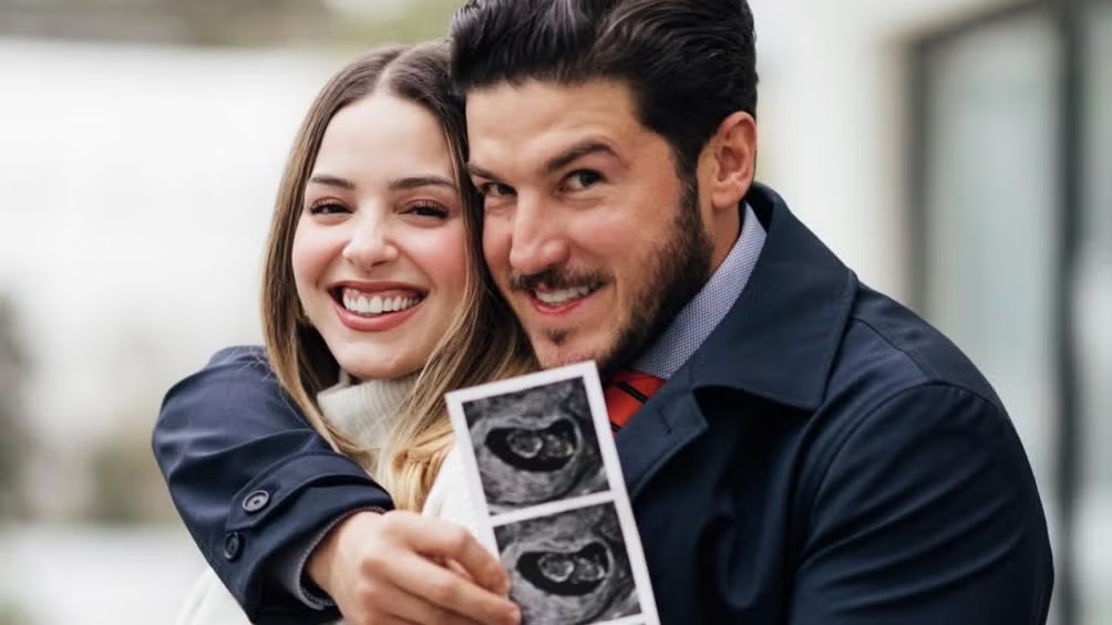 Samuel Y Mariana Firmaron Un Contrato Para Tener 7 Hijos.