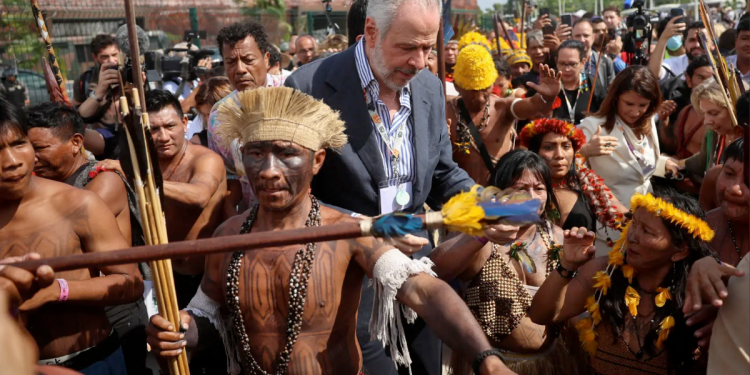 Cumbre Cop30 - Enbroncados Cumbre-cop30-protesta-indígena-brasil-bloqueo-onu-lula-da-silva - Enbroncados