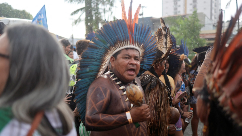Cumbre Cop30 - Enbroncados Cumbre-cop30-protesta-indígena-brasil-bloqueo-onu-lula-da-silva