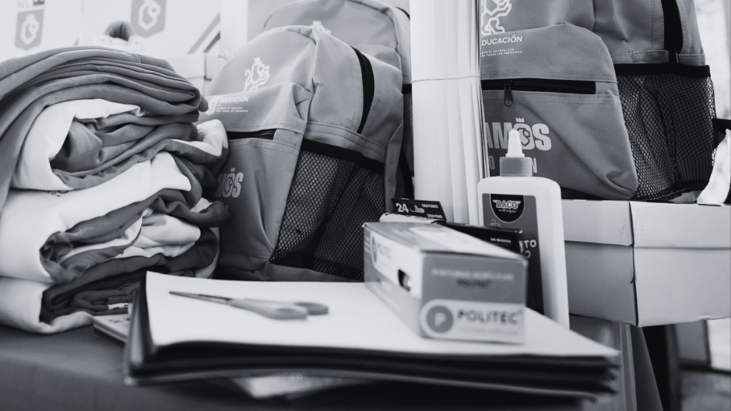 Amigos De Samuel García, Grupo Dos Banderas, Contratos Millonarios, Apoyo Escolar, Grupo Textilero Cal