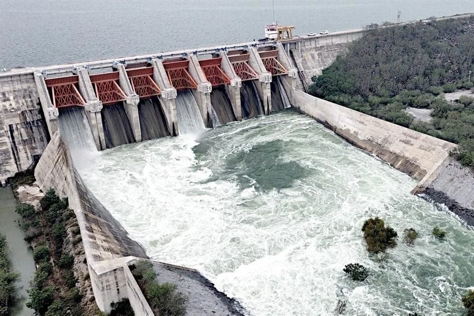 Desfogue-de-presa-presa-el-cuchillo-samuel-garcía-nuevo-león