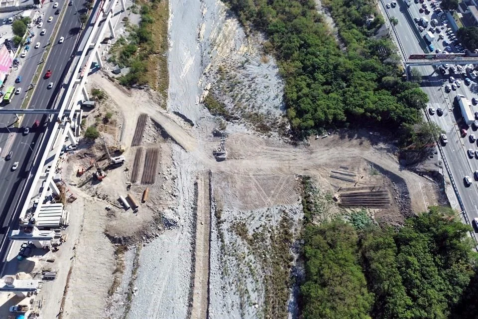 Image - Enbroncados Desmonte-en-río-río-santa-catarina-área-protegida-impacto-ambiental