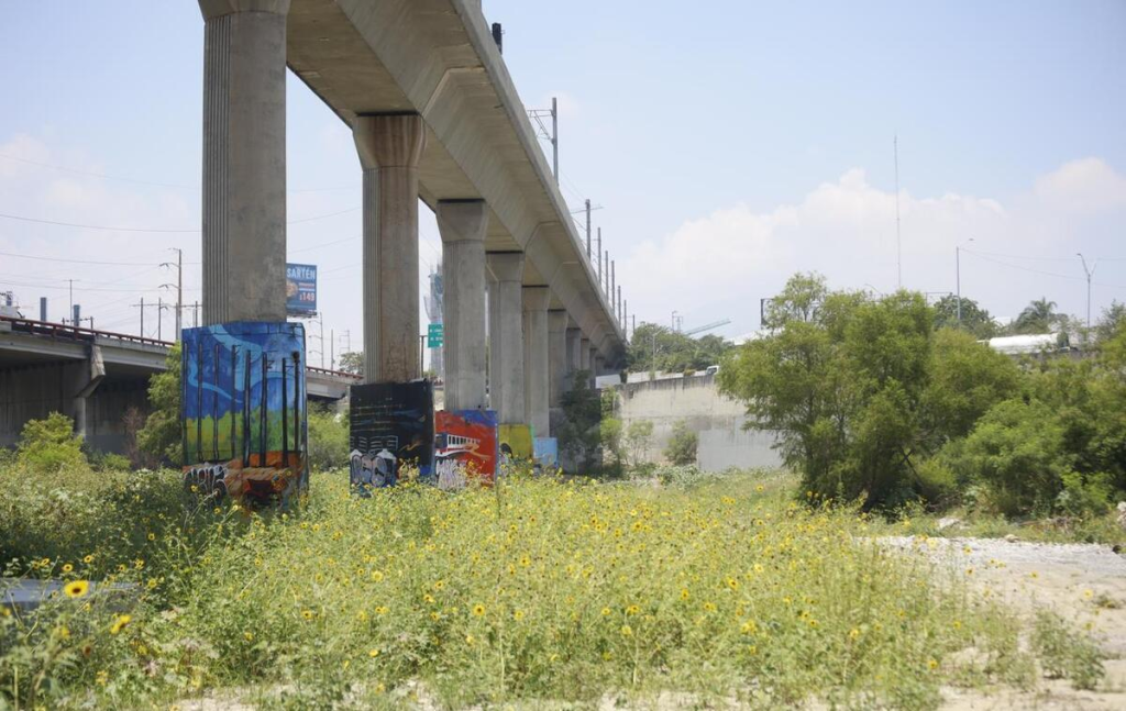 Vigilar-las-obras-del-metro-samuel-garcía-deterioro-ambiental-activistas-río-santa-catarina