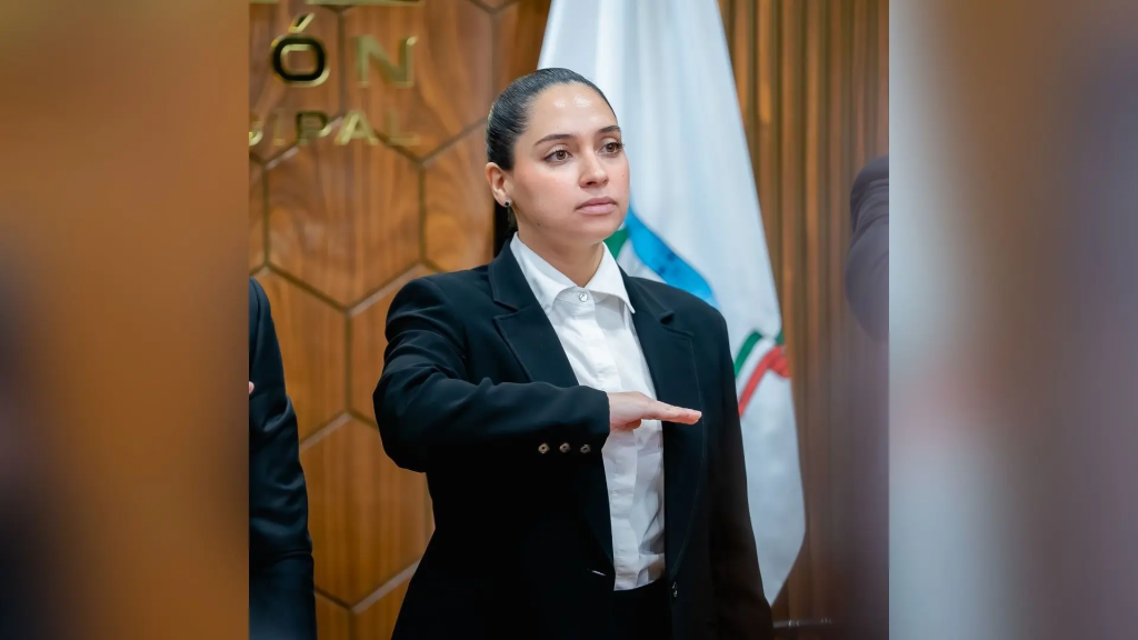 Image - Enbroncados Alcaldesa-sustituta-de-juárez-licencia-de-alcalde-félix-arratia-nuevo-león