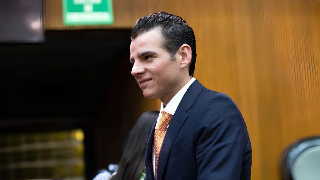 Mike Flores En El Congreso. 