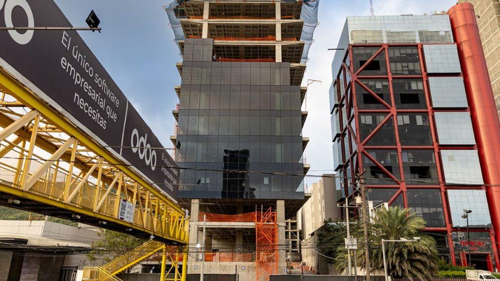 Torre De 20 Pisos De Fuerza Civil