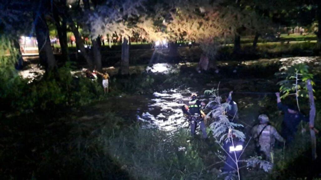 Rescatan a Familia En Guadalupe En Río La Silla - Enbroncados
