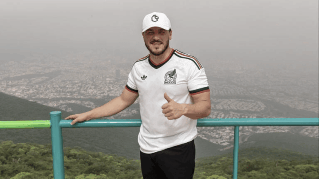 Casas Cubiertas Antes Del Mundial Y Samuel García En Modo Fiesta - Enbroncados