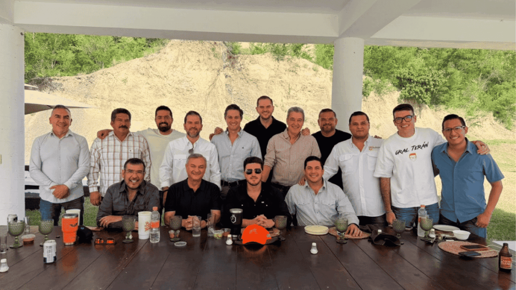 Guerra Política En Nuevo León - Enbroncados
