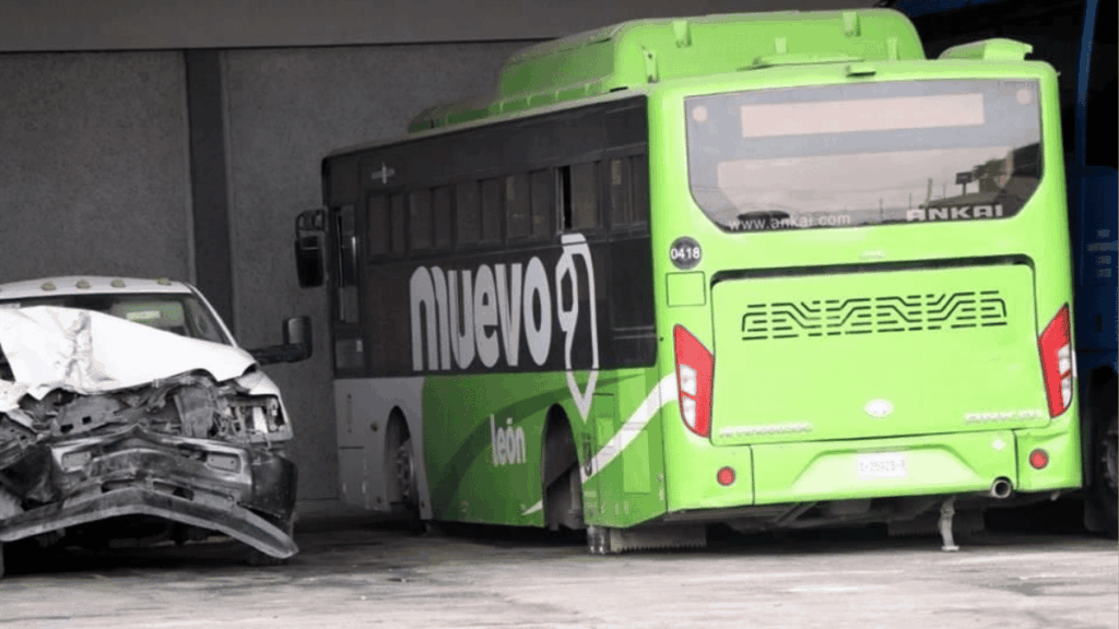 Enbroncados-camiones-verdes - Enbroncados Camiones Verdes De La Movilidad En Nuevo León - Enbroncados - Enbroncados