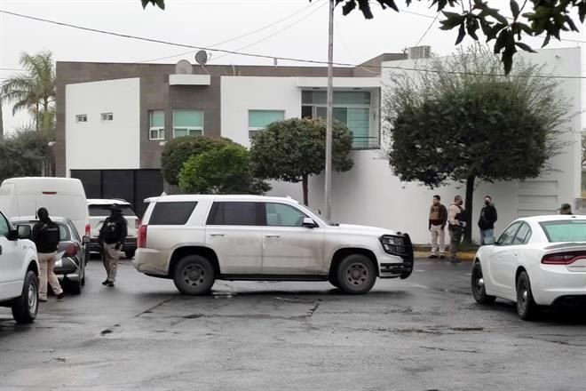 Aseguran uniformes clonados de Policía