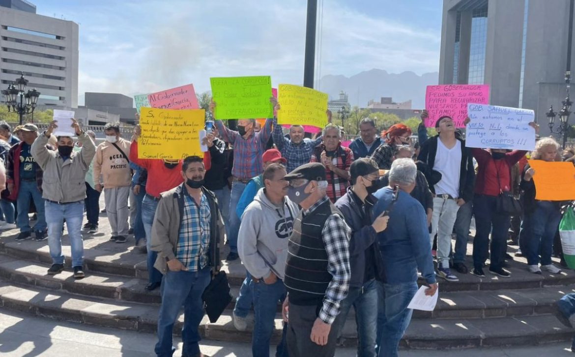 Protestan vecinos por fraude; cierran Zaragoza