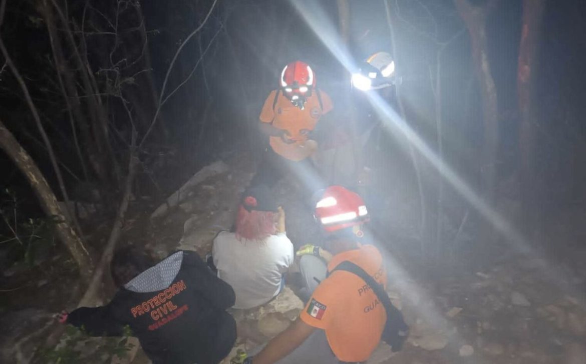 Rescatan a senderistas que se extraviaron en el Cerro de la Silla