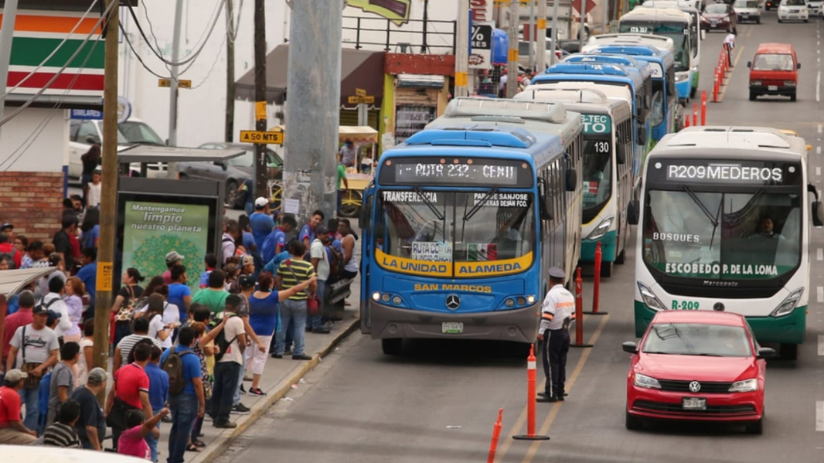 Mansión millonaria de Samuel García vs. Crisis de transporte en Nuevo León