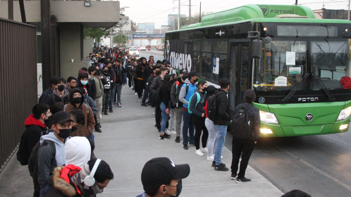 Exigen Resolver Crisis de Transporte Público en Nuevo León