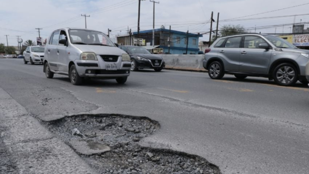 Lluvias Dejan 1,200 Baches en Monterrey