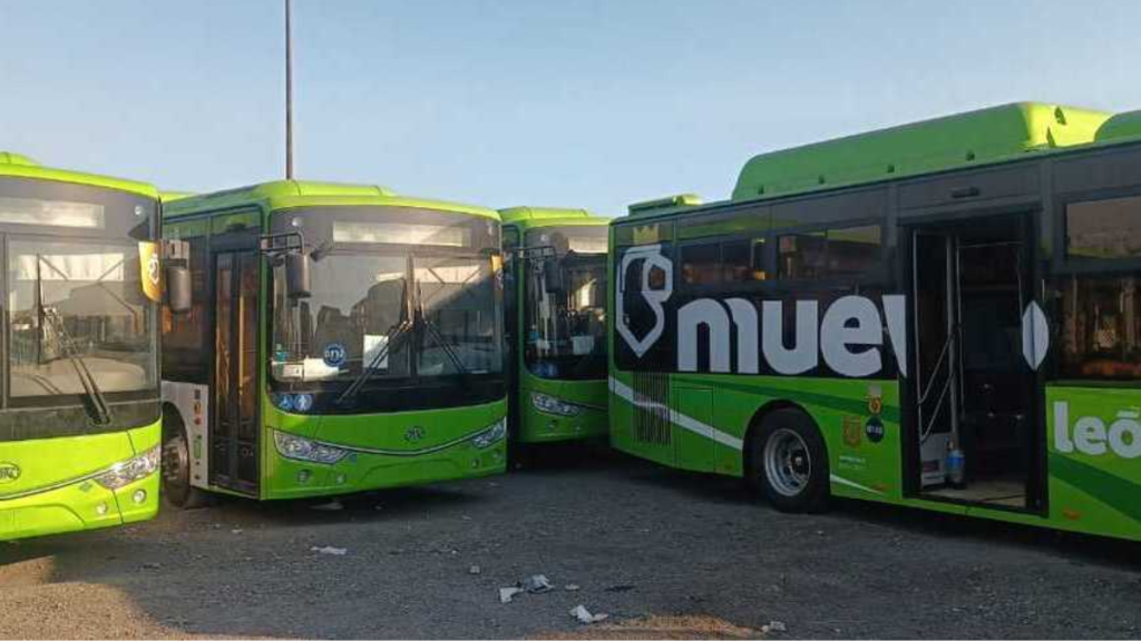 Camiones Chinos Continúan Parados Ante Falta De Mantenimiento. - Enbroncados