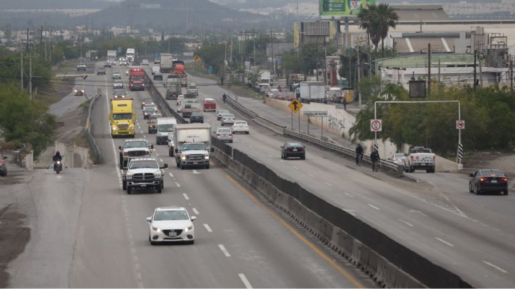 Caos Vial En Libramiento Noroeste: Congestión Diaria Y Obras Retrasadas. - Enbroncados