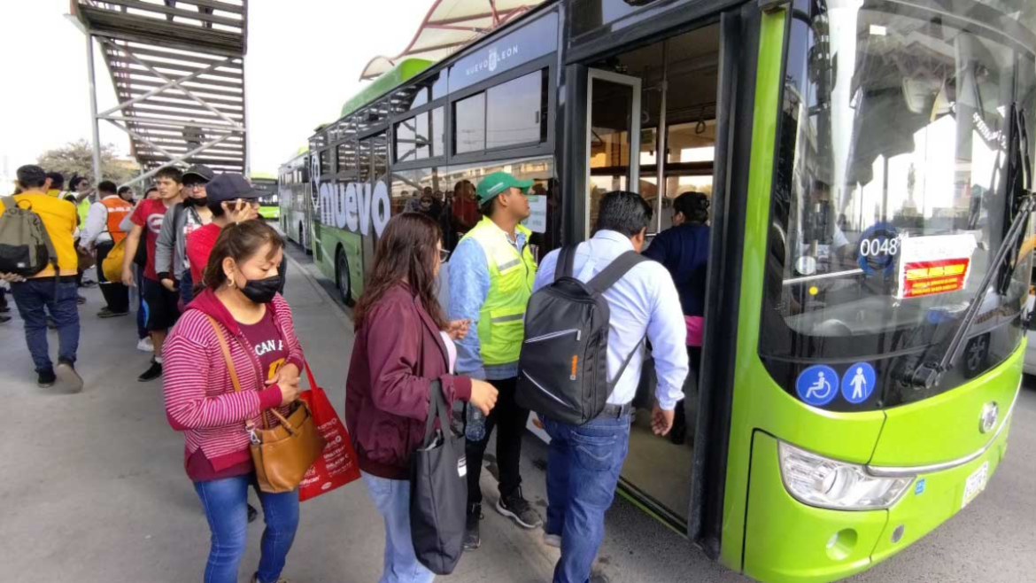 Ciudadanía De Nuevo León Reclama: 10 Viajes Gratis No Alivian Las Fallas Del Transporte Público - Enbroncados